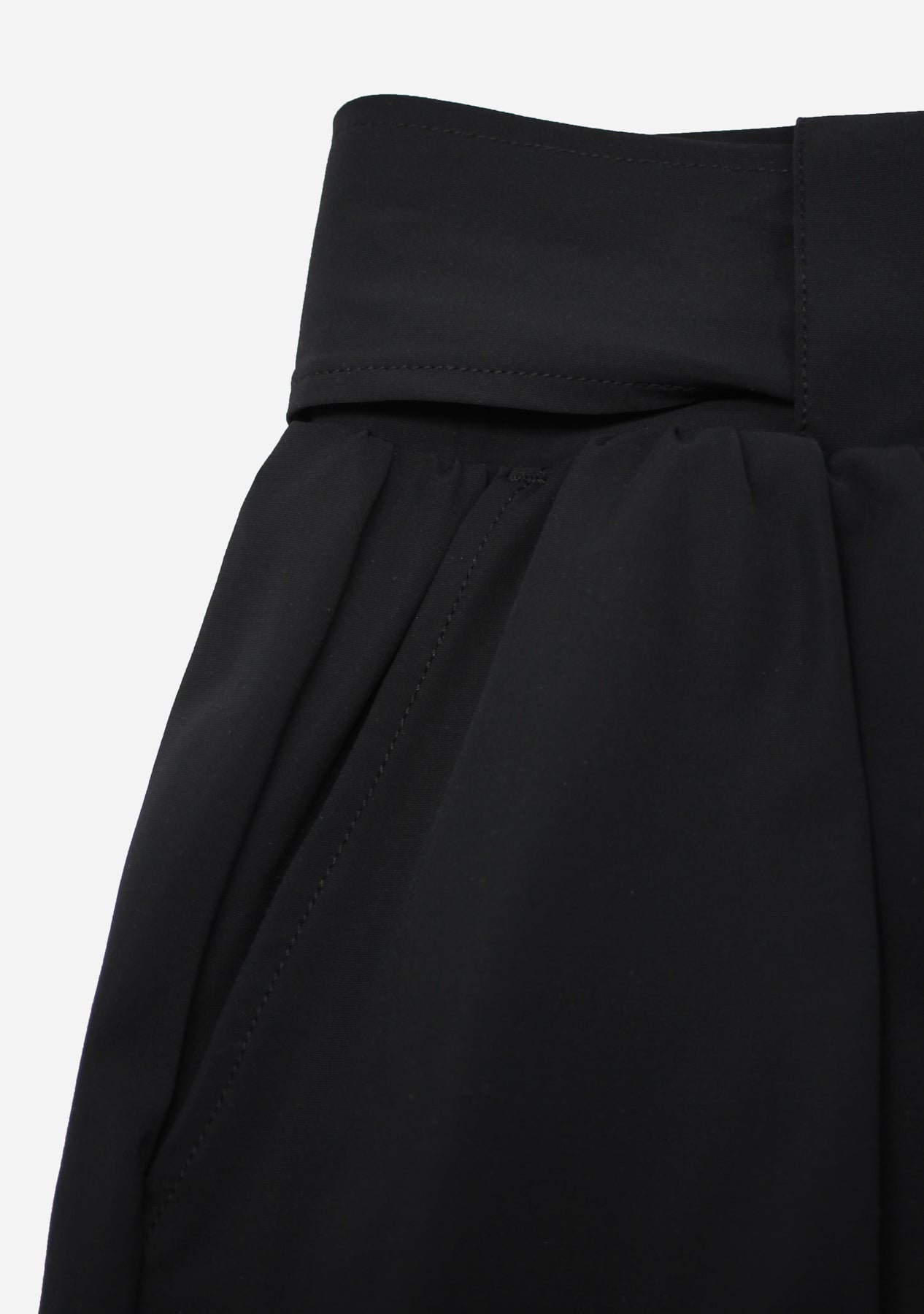 AIRY Long Shorts black