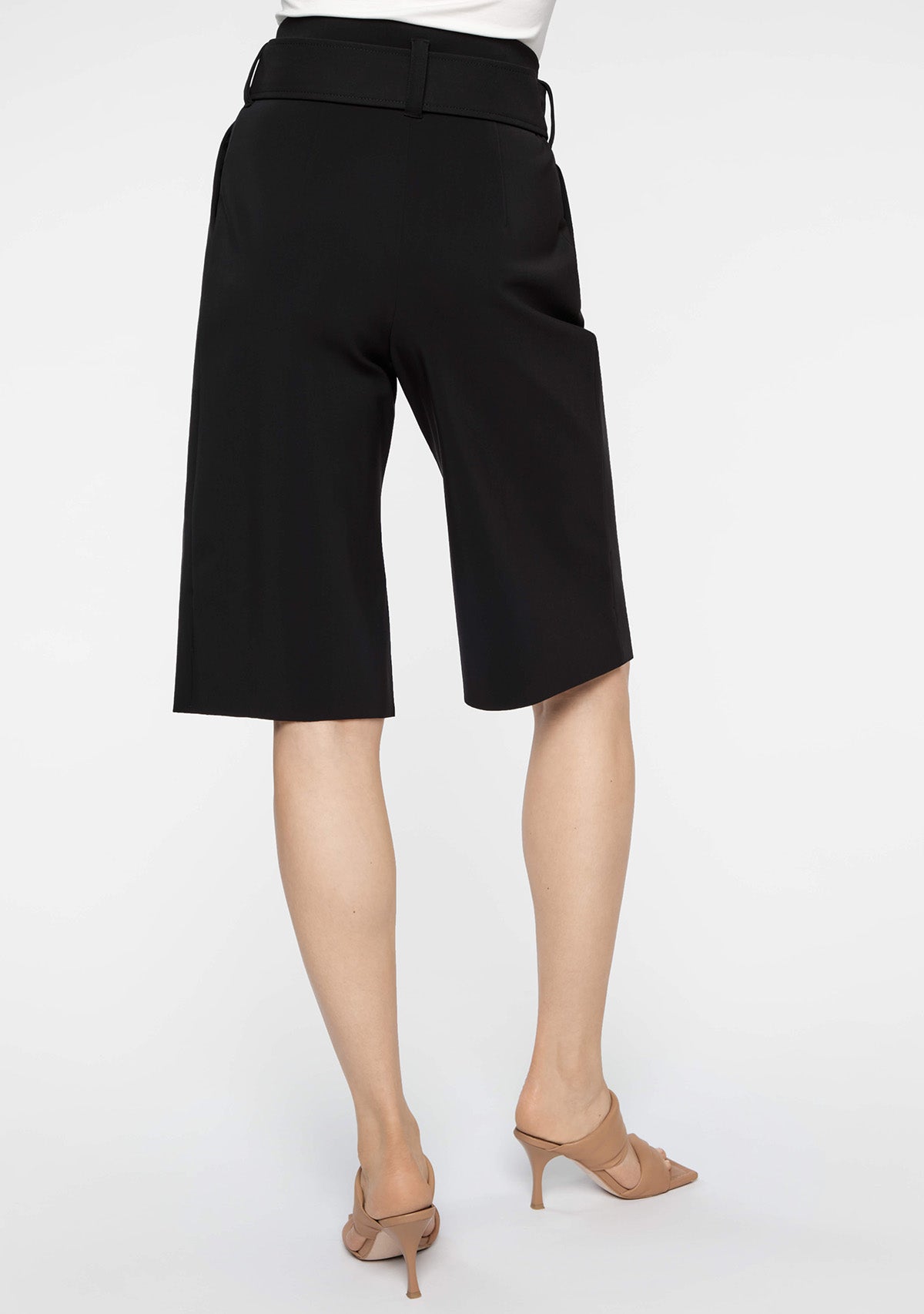 BEAUVOIR Shorts black