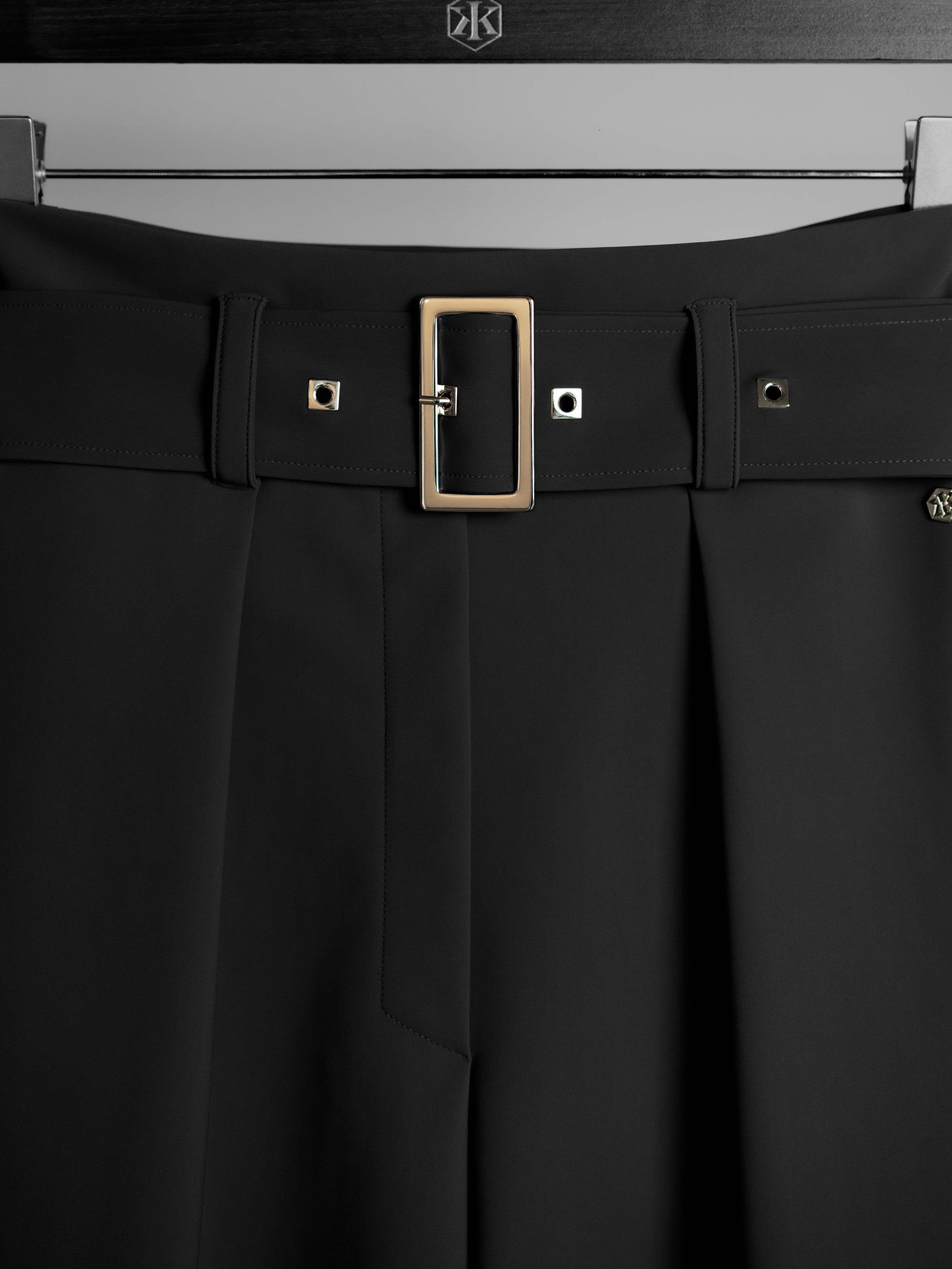 BEAUVOIR Shorts black