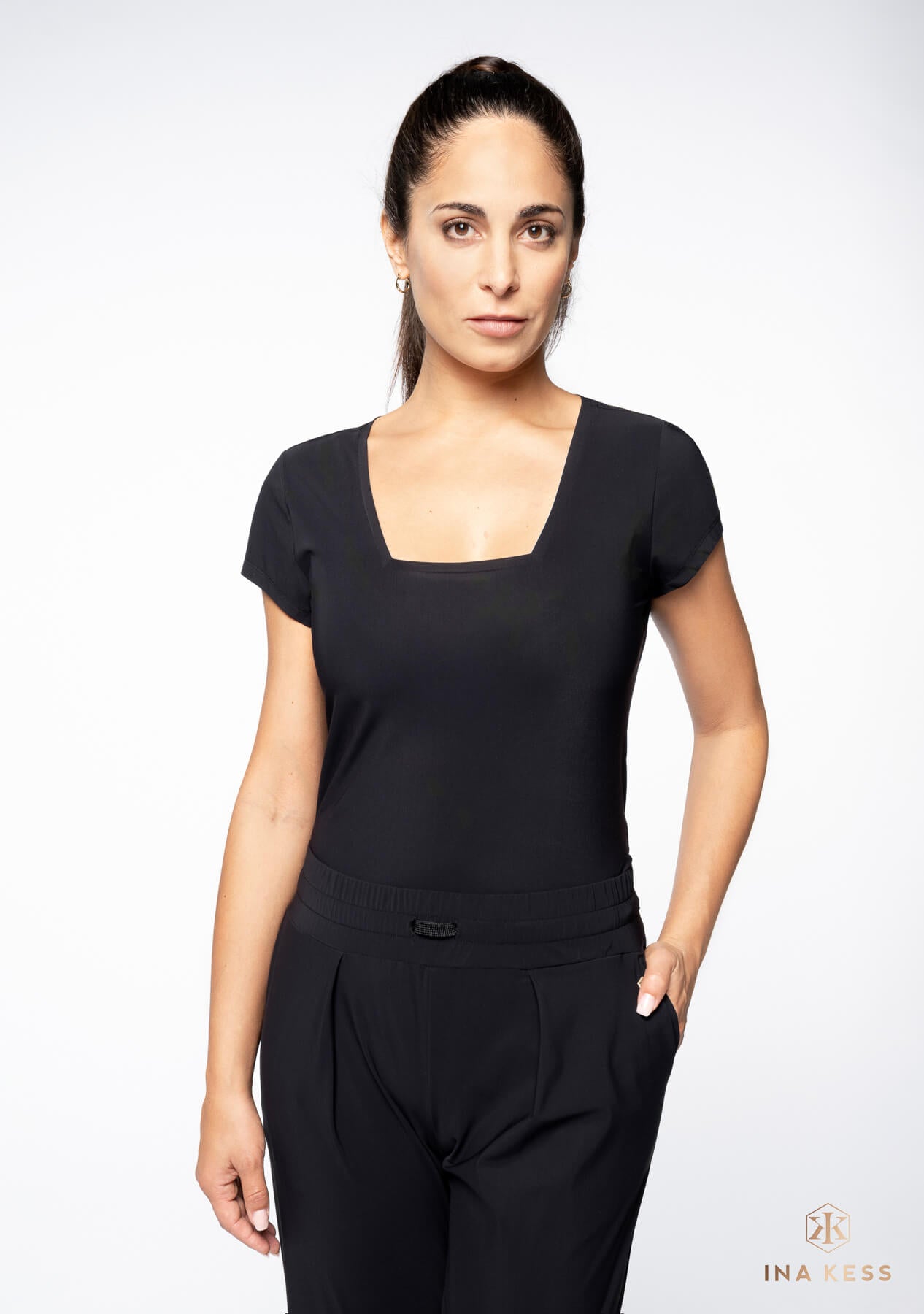 EDGE PERFORMANCE Top black