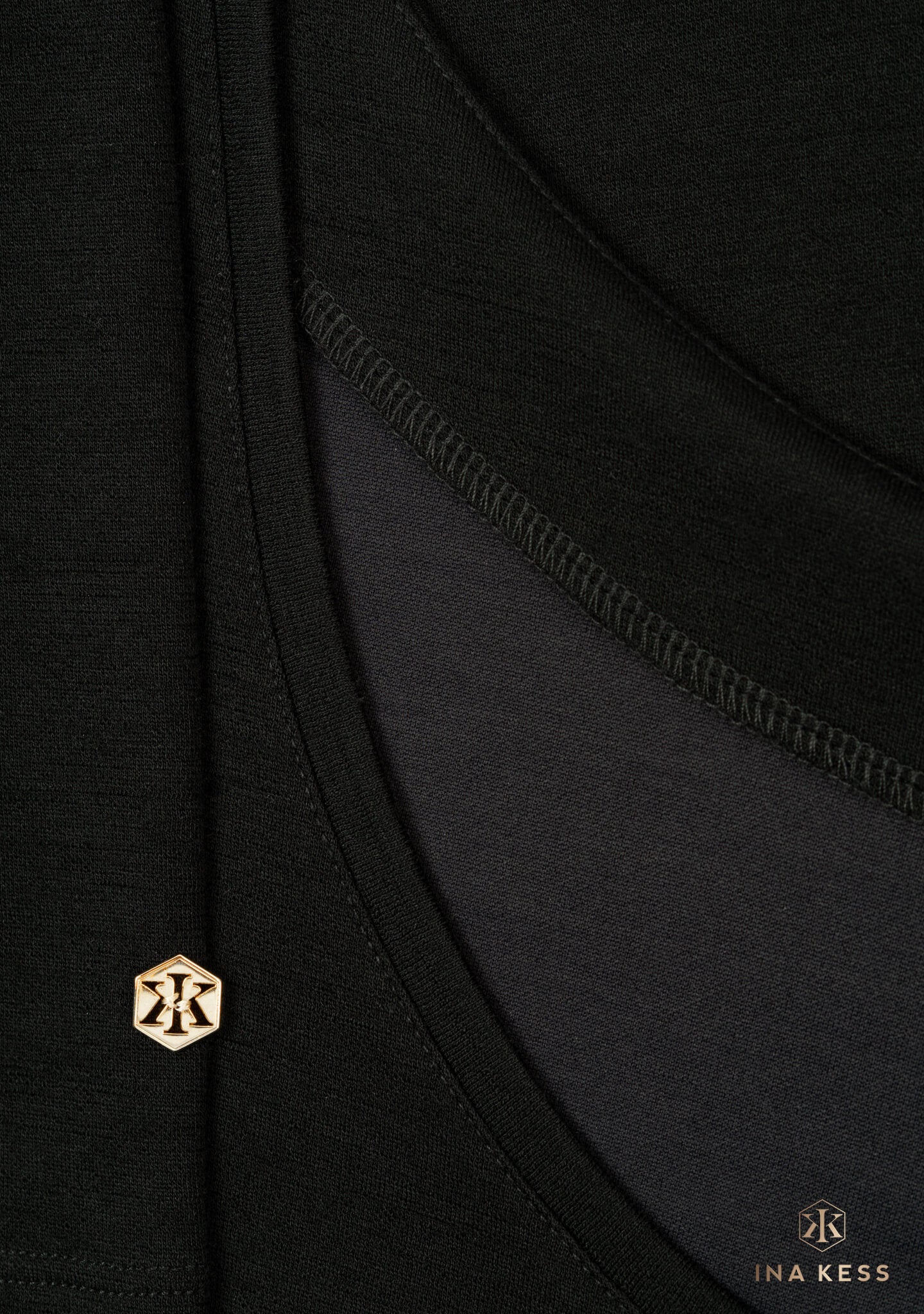 MERINO HIGH FRONT LOW BACK black