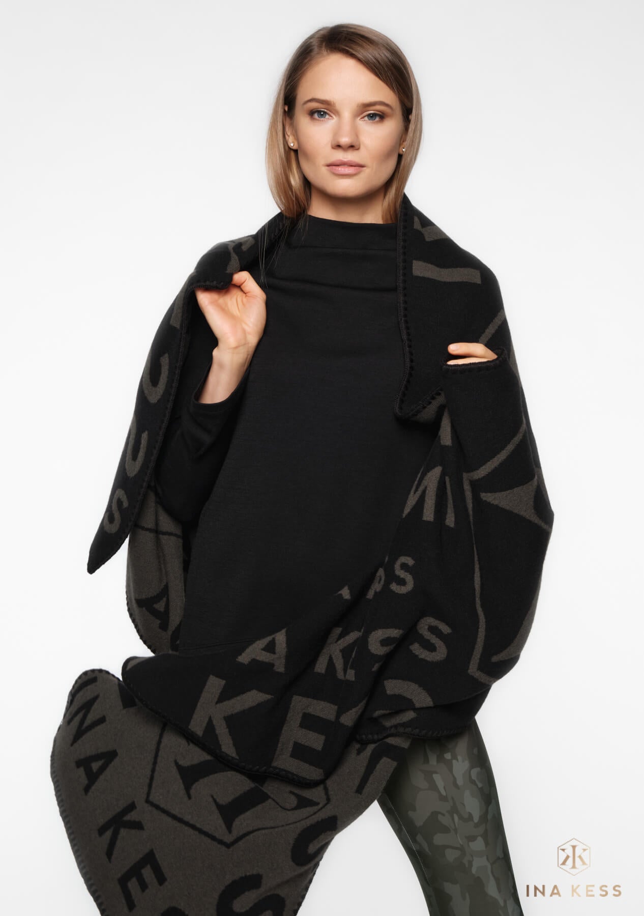 NELLETTO Scarf terra/black