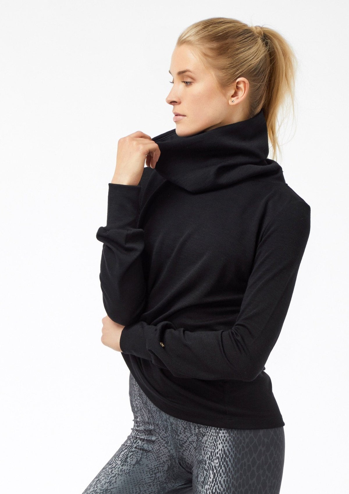 MERINO TURTLENECK Sweater black