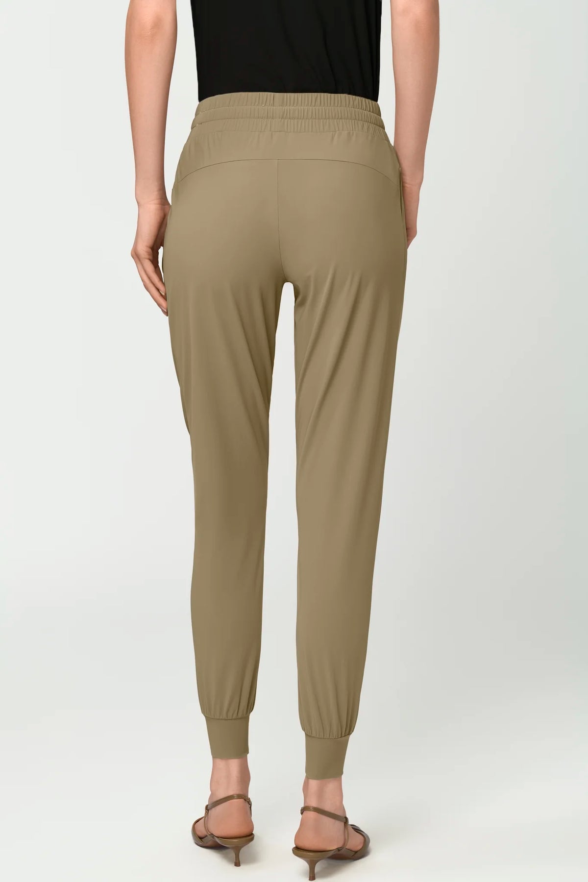 LUXE LÉGER Track Pants oliva