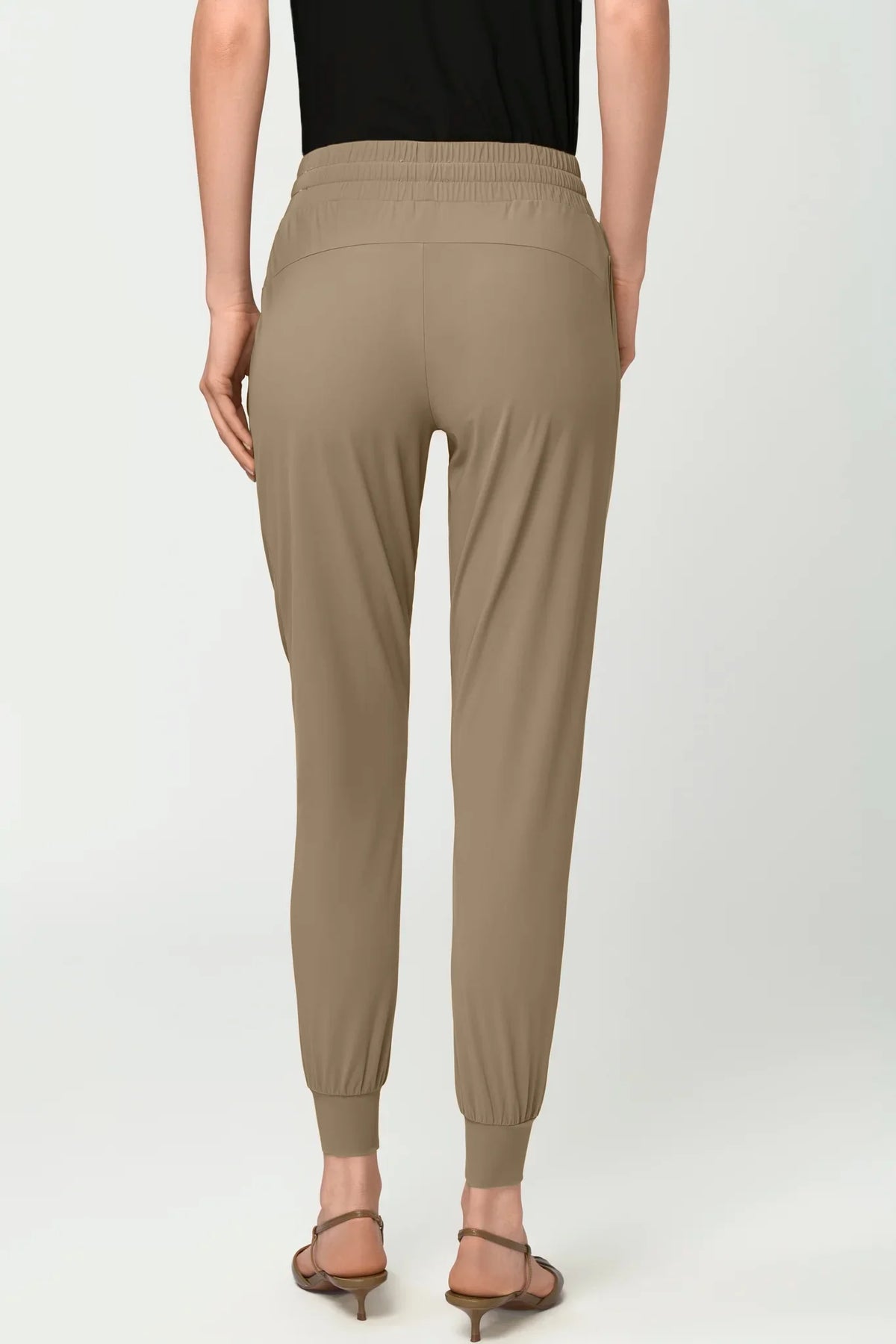 LUXE LÉGER Track Pants oliva