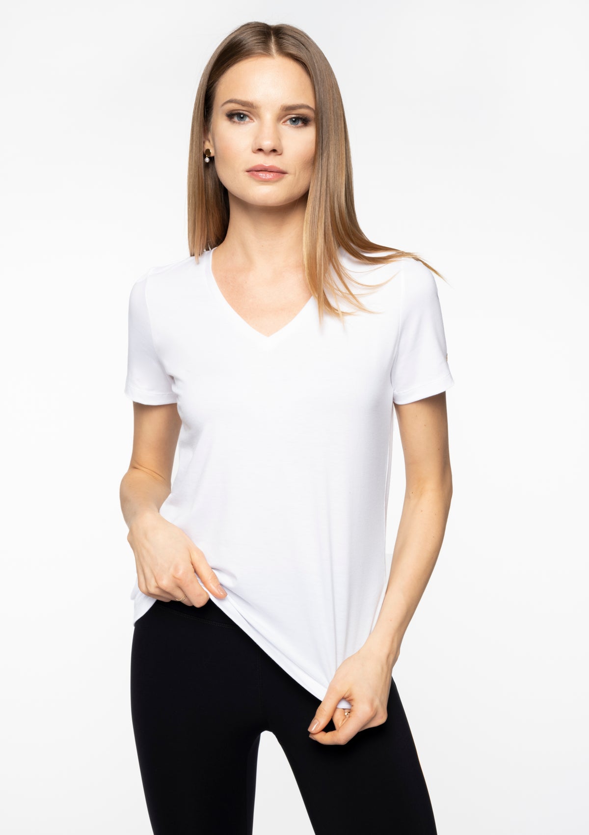 V-NECK T-Shirt white