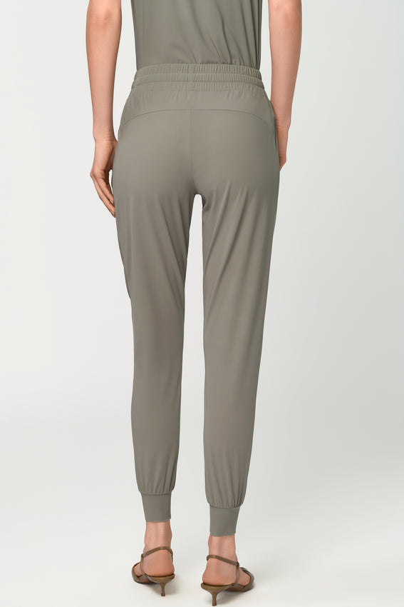 LUXE LÉGER Track Pants mira