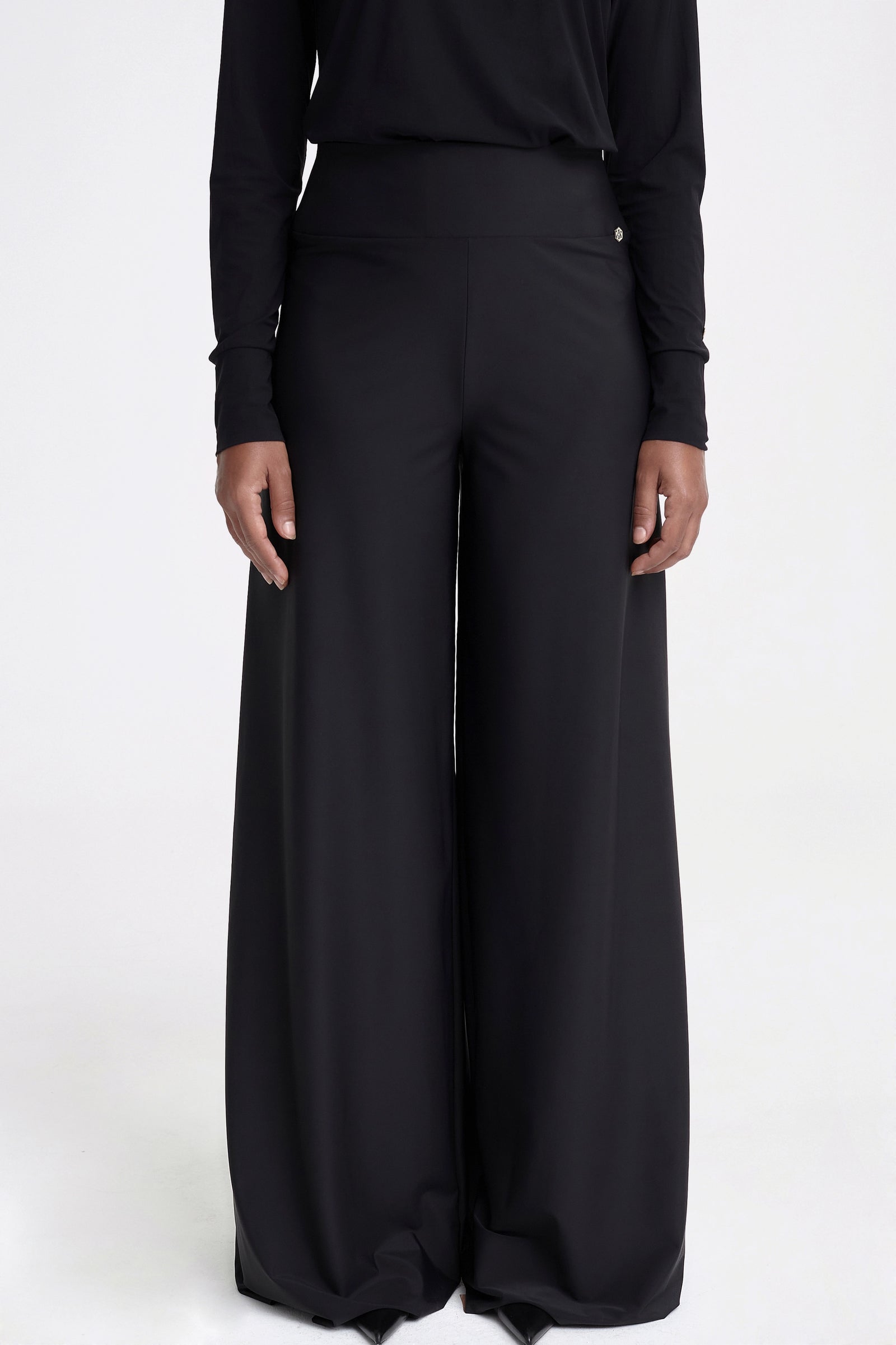 SINAM Hose schwarz