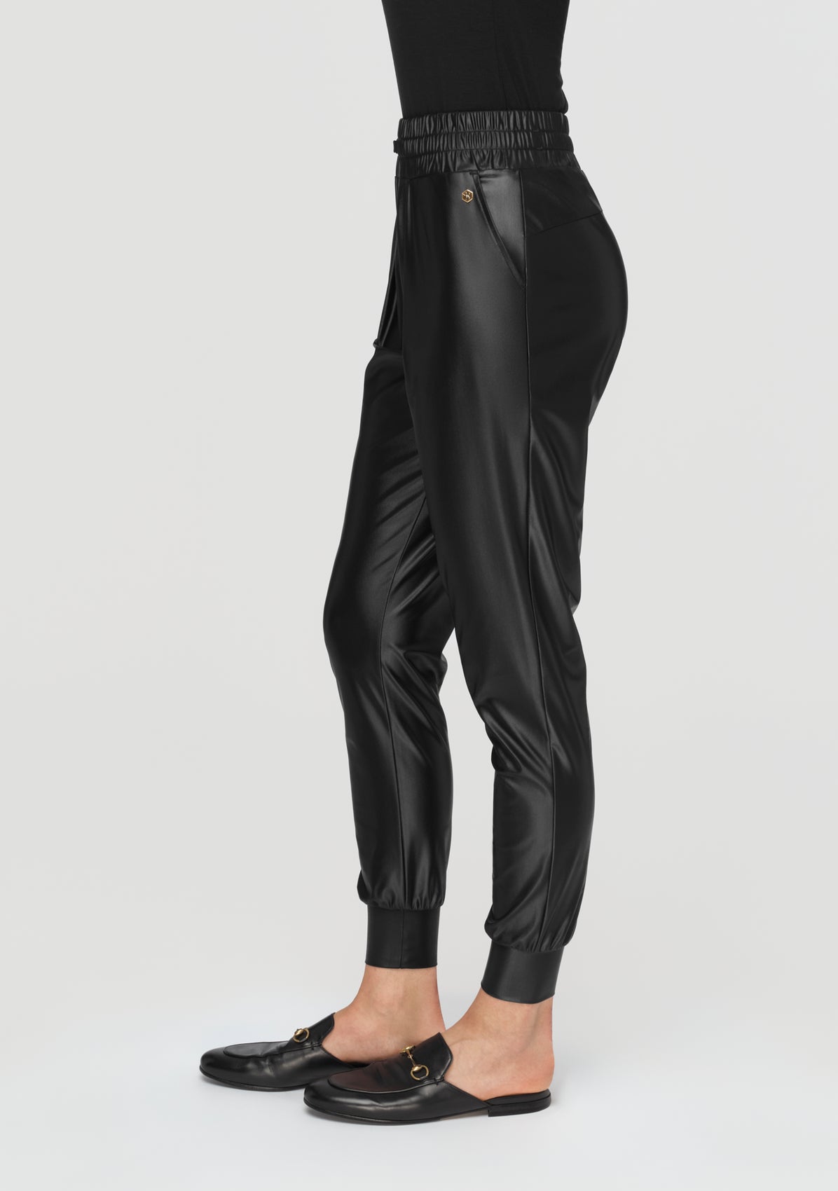ELESSA Track Pants black