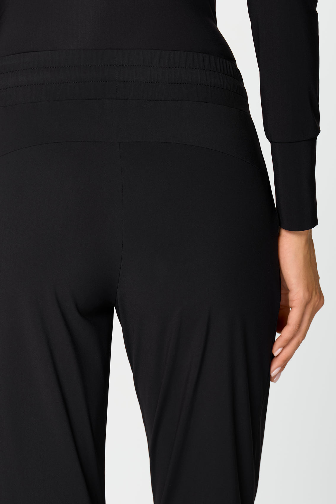 LUXE LÉGER Track Pants black