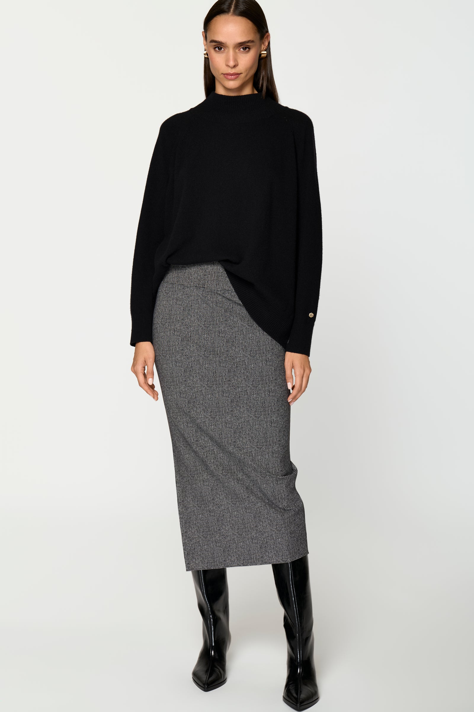 MOIRAI Sweater black