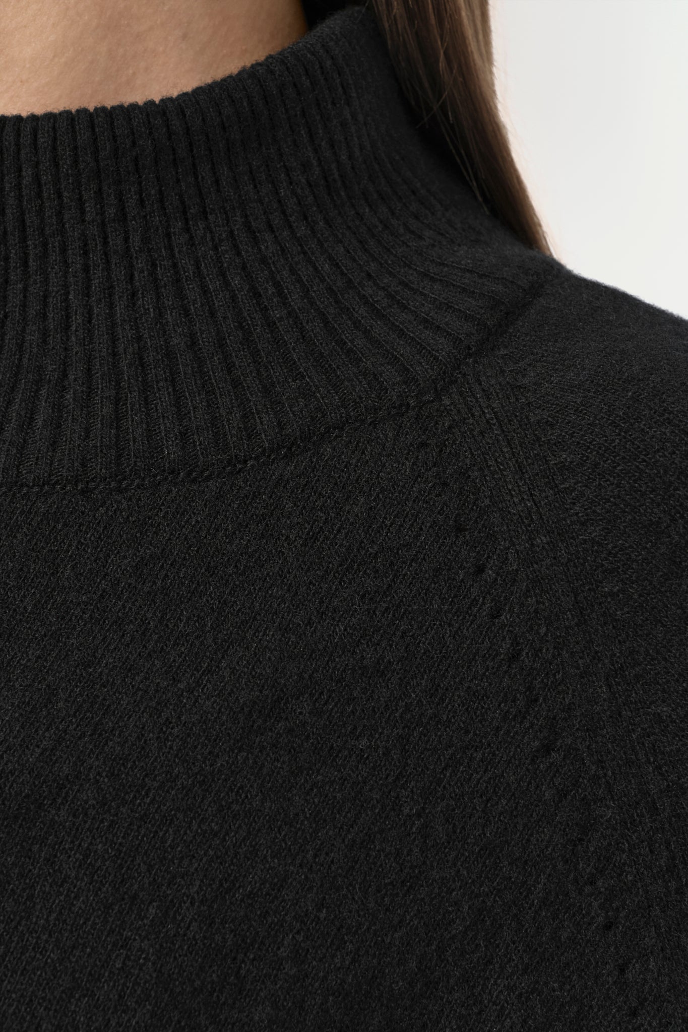 MOIRAI Sweater black