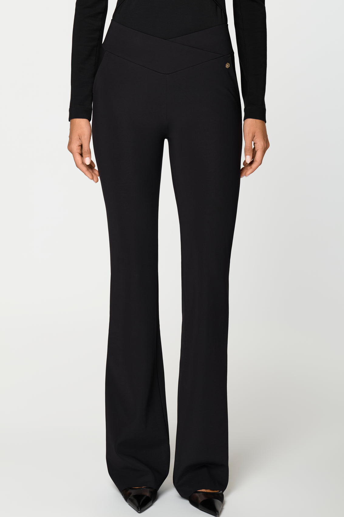 MASSARI Pants black