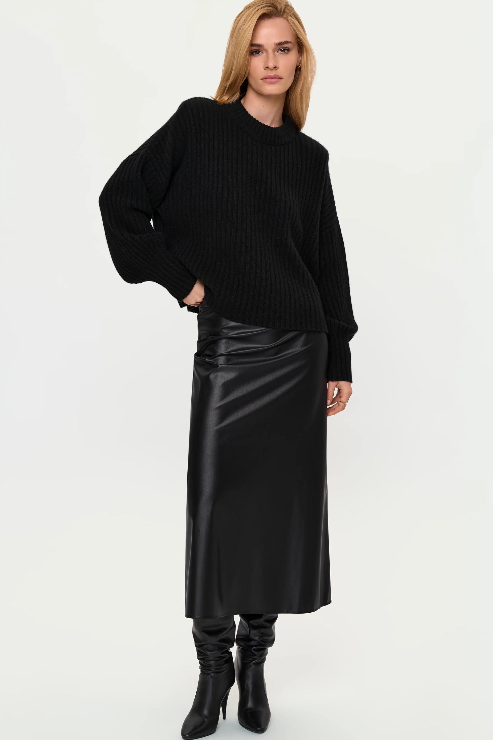 AMURI Cashmere Sweater schwarz
