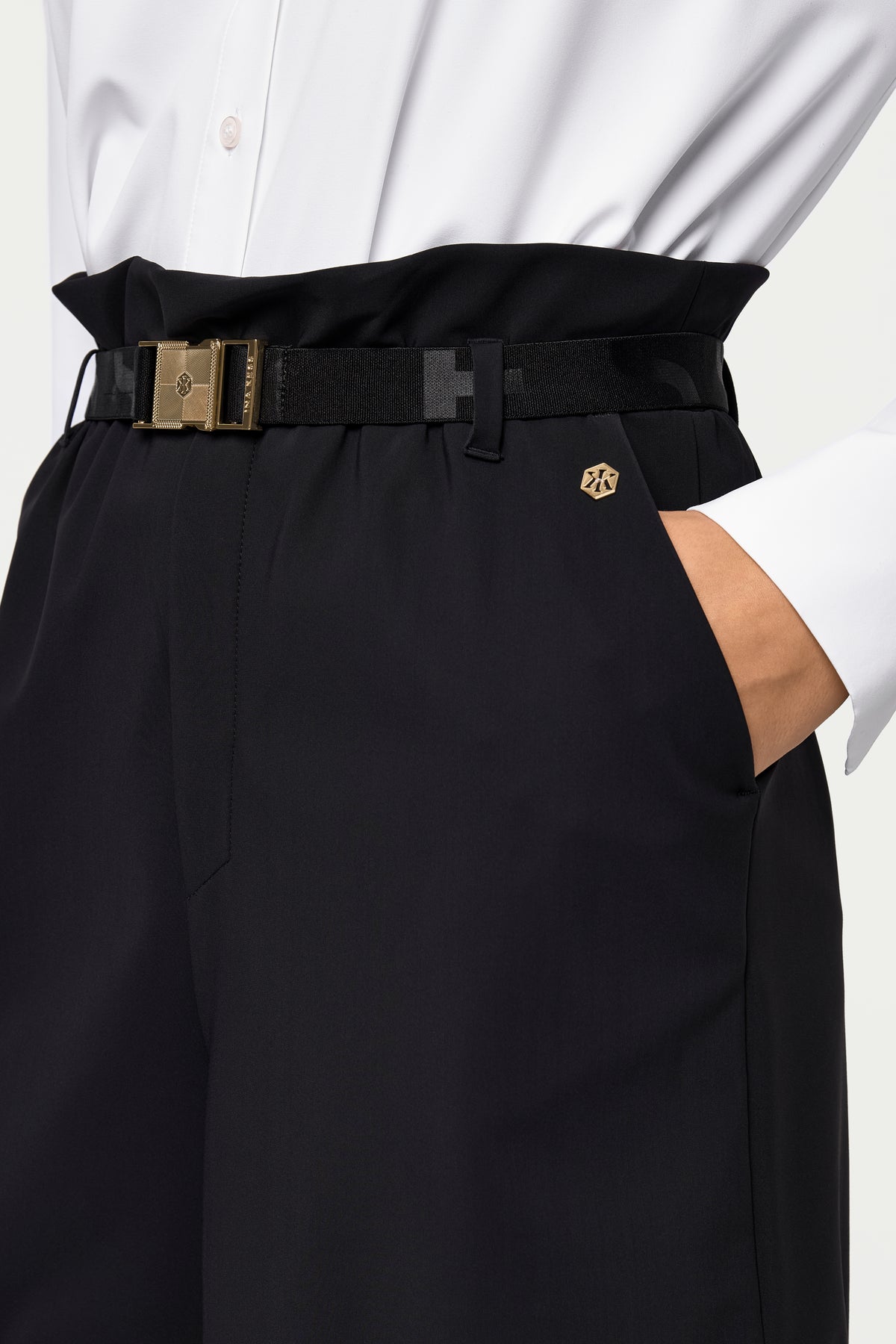 AMAN Shorts schwarz