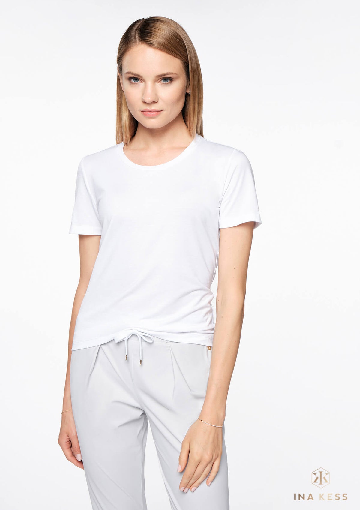 CLASSY ROUND NECK T-Shirt white